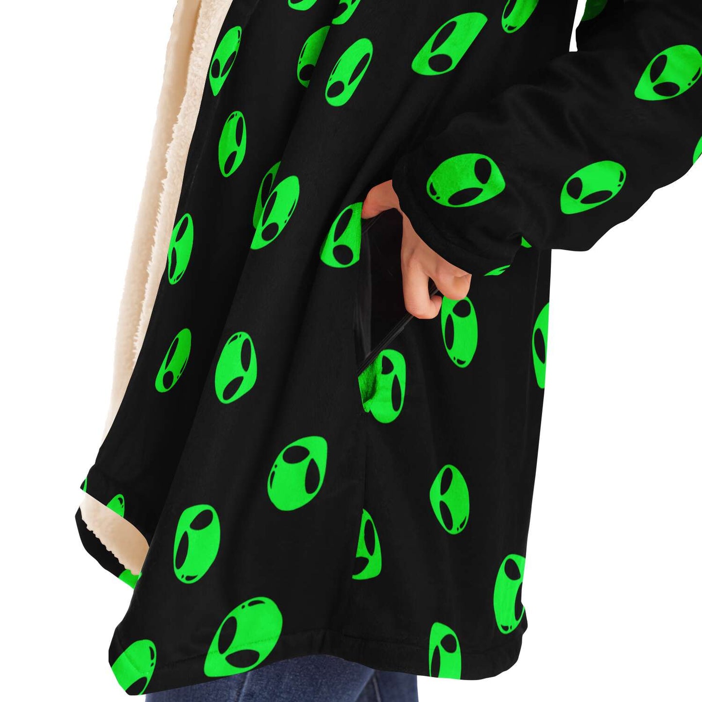 Alienator cloak